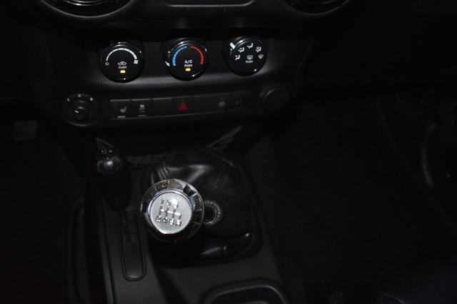 2015 Jeep Wrangler Unlimited 4WD 4dr Altitude - 23060560 - 48