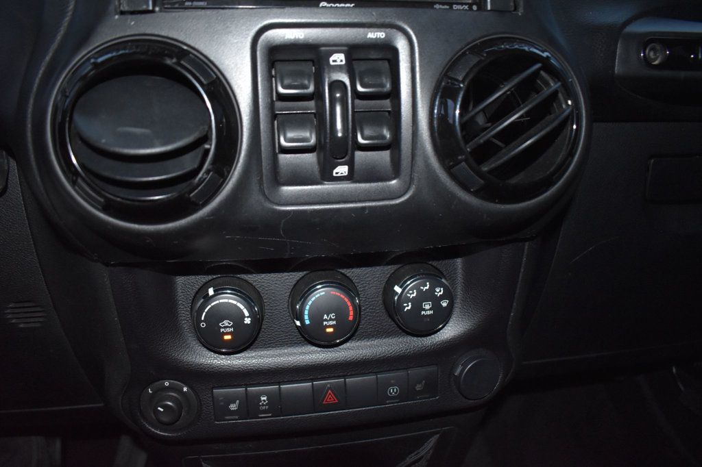 2015 Jeep Wrangler Unlimited 4WD 4dr Altitude - 23060560 - 49