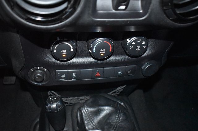2015 Jeep Wrangler Unlimited 4WD 4dr Altitude - 23060560 - 50