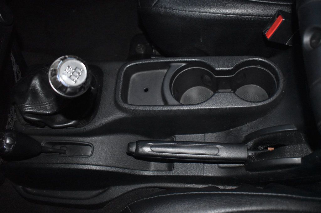 2015 Jeep Wrangler Unlimited 4WD 4dr Altitude - 23060560 - 51