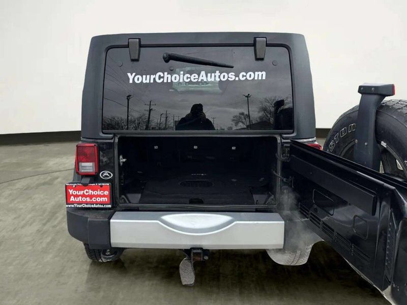 2015 Jeep Wrangler Unlimited 4WD 4dr Altitude - 22983734 - 13