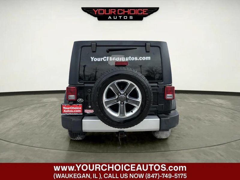 2015 Jeep Wrangler Unlimited 4WD 4dr Altitude - 22983734 - 3