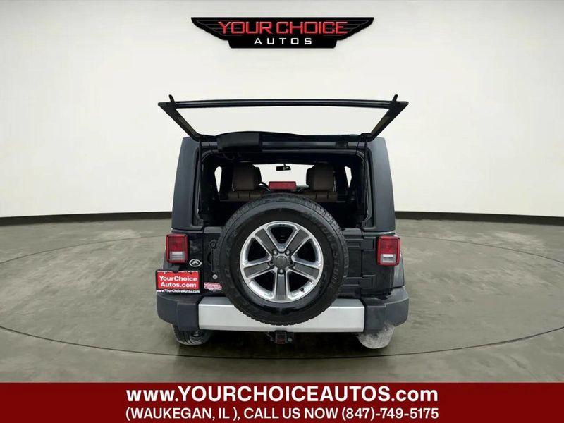 2015 Jeep Wrangler Unlimited 4WD 4dr Altitude - 22983734 - 8
