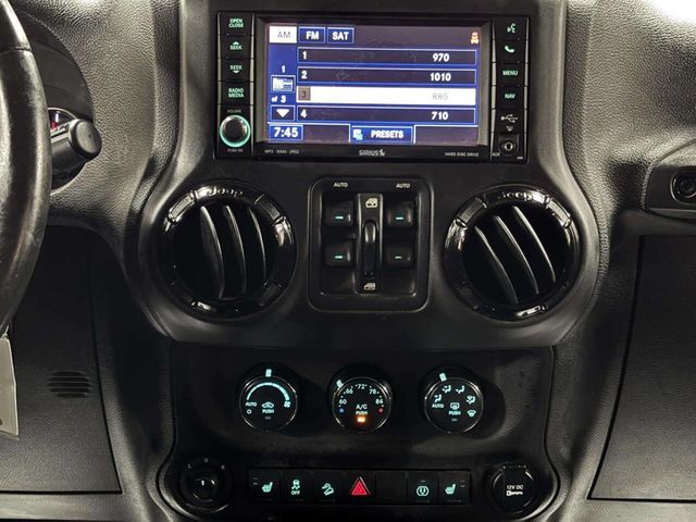 2015 Jeep Wrangler Unlimited 4WD 4dr Altitude - 23054069 - 22