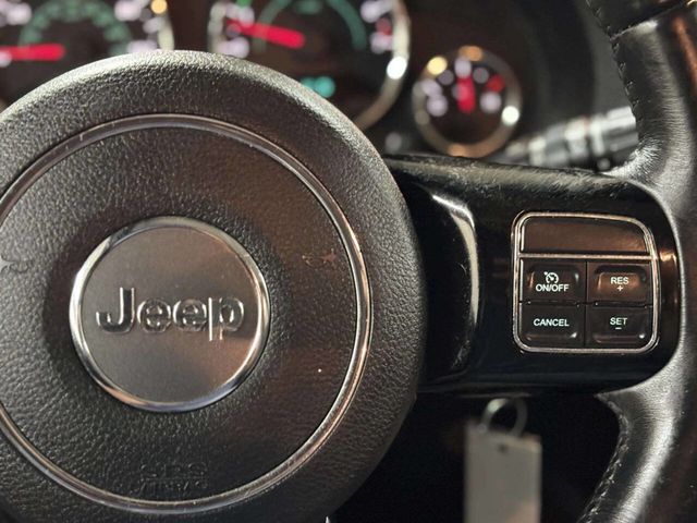 2015 Jeep Wrangler Unlimited 4WD 4dr Altitude - 23054069 - 25