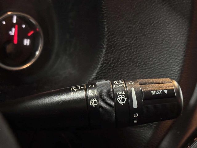 2015 Jeep Wrangler Unlimited 4WD 4dr Altitude - 23054069 - 27
