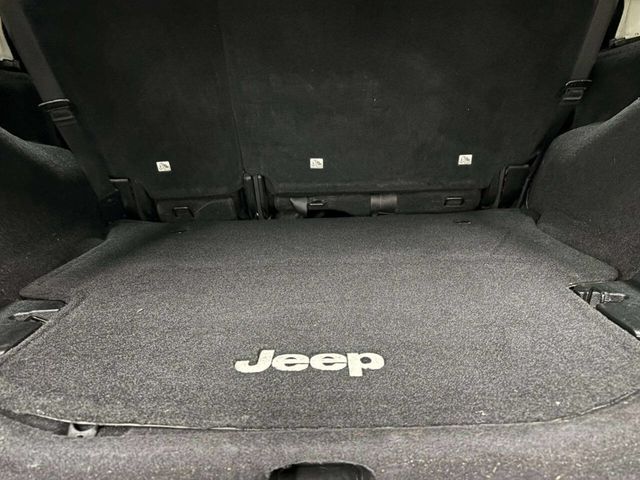 2015 Jeep Wrangler Unlimited 4WD 4dr Altitude - 23054069 - 5