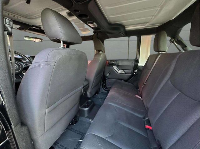 2015 Jeep Wrangler Unlimited 4WD 4dr Freedom Edition - 22942562 - 9