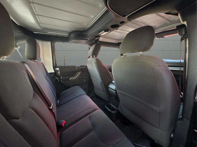 2015 Jeep Wrangler Unlimited 4WD 4dr Freedom Edition - 22942562 - 12