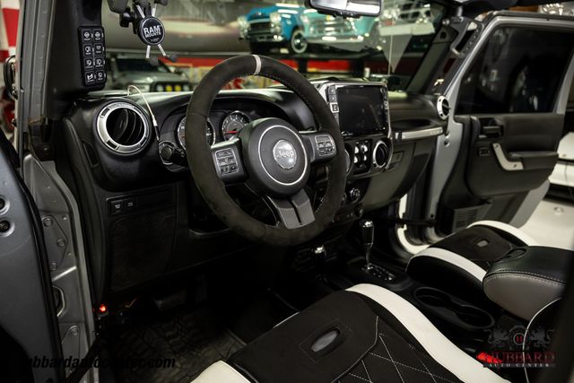 2015 Jeep Wrangler Unlimited 4WD 4dr Rubicon - 22975542 - 16