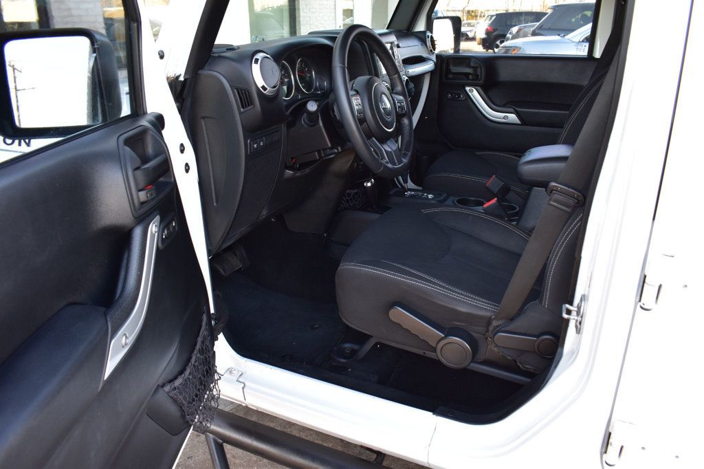 2015 Jeep Wrangler Unlimited 4WD 4dr Rubicon - 22986088 - 15