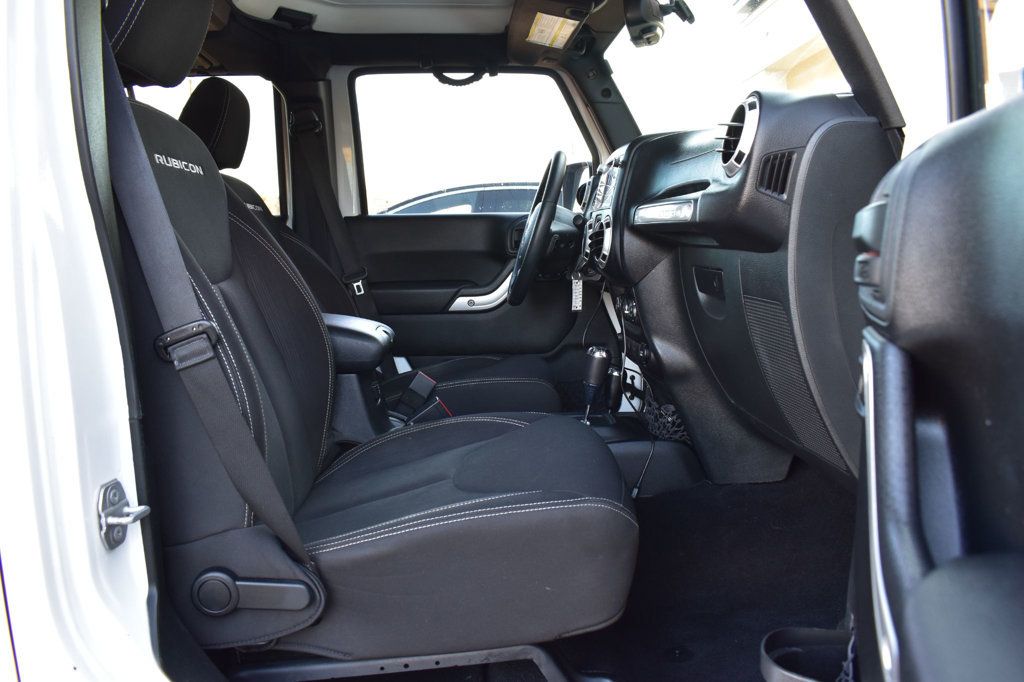2015 Jeep Wrangler Unlimited 4WD 4dr Rubicon - 22986088 - 16