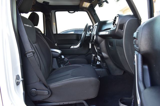 2015 Jeep Wrangler Unlimited 4WD 4dr Rubicon - 22986088 - 16