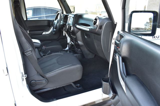 2015 Jeep Wrangler Unlimited 4WD 4dr Rubicon - 22986088 - 18