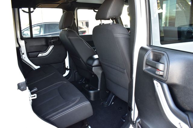 2015 Jeep Wrangler Unlimited 4WD 4dr Rubicon - 22986088 - 21