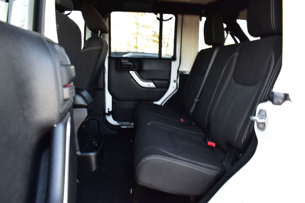 2015 Jeep Wrangler Unlimited 4WD 4dr Rubicon - 22986088 - 22