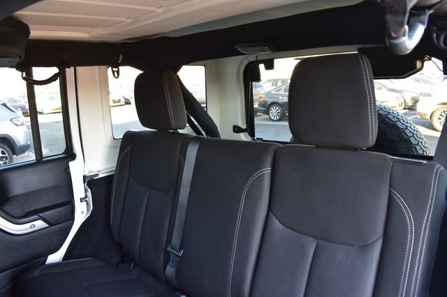 2015 Jeep Wrangler Unlimited 4WD 4dr Rubicon - 22986088 - 23