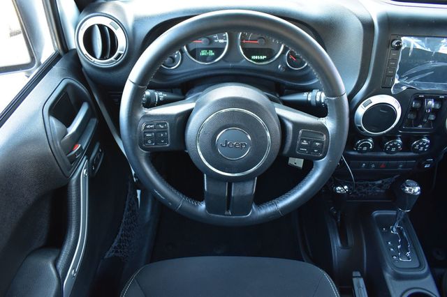 2015 Jeep Wrangler Unlimited 4WD 4dr Rubicon - 22986088 - 26