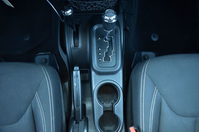 2015 Jeep Wrangler Unlimited 4WD 4dr Rubicon - 22986088 - 29