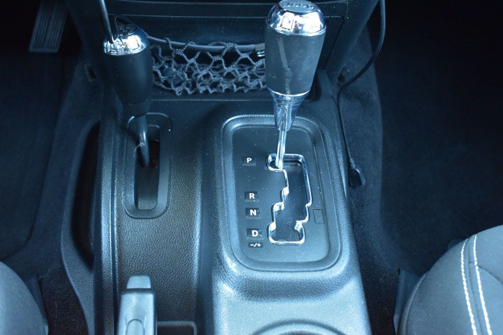 2015 Jeep Wrangler Unlimited 4WD 4dr Rubicon - 22986088 - 30