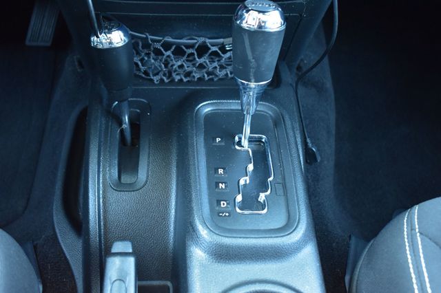 2015 Jeep Wrangler Unlimited 4WD 4dr Rubicon - 22986088 - 30