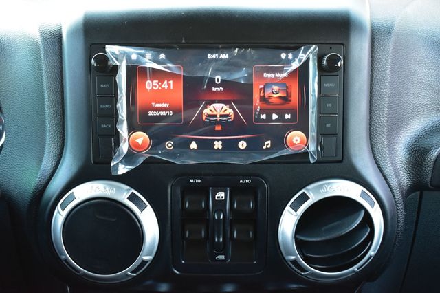 2015 Jeep Wrangler Unlimited 4WD 4dr Rubicon - 22986088 - 32