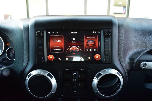 2015 Jeep Wrangler Unlimited 4WD 4dr Rubicon - 22986088 - 37