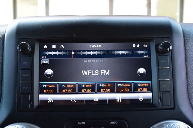 2015 Jeep Wrangler Unlimited 4WD 4dr Rubicon - 22986088 - 41