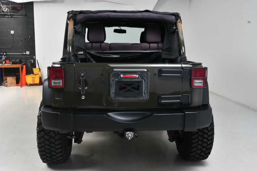 2015 Jeep Wrangler Unlimited Rubicon photo 11