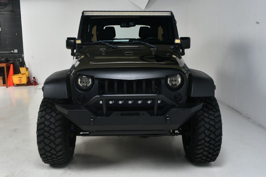 2015 Jeep Wrangler Unlimited Rubicon photo 14