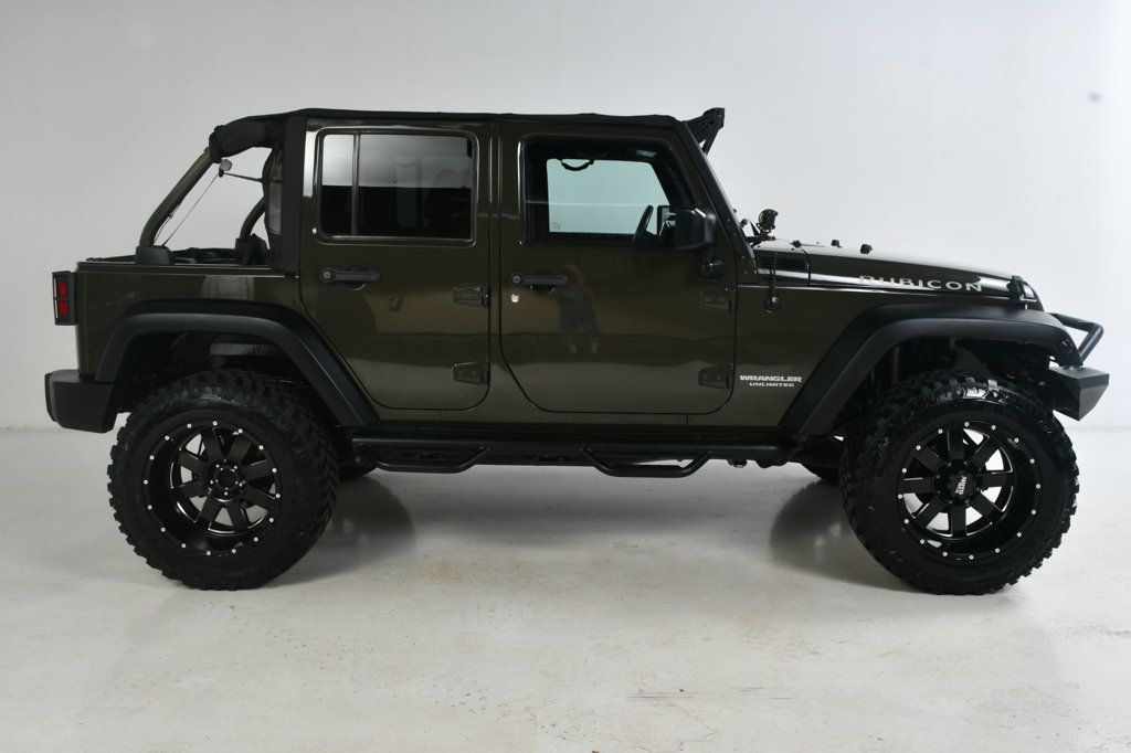 2015 Jeep Wrangler Unlimited Rubicon photo 3