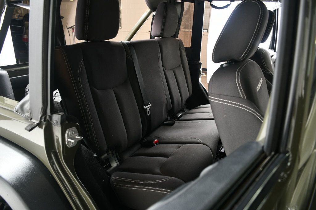 2015 Jeep Wrangler Unlimited Rubicon photo 33
