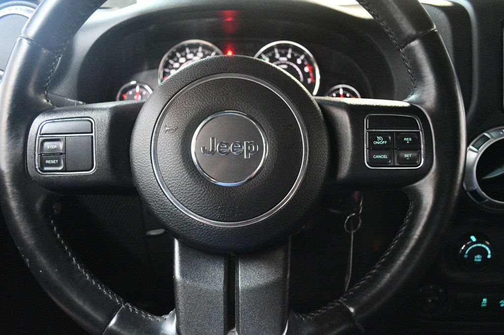 2015 Jeep Wrangler Unlimited Rubicon photo 34