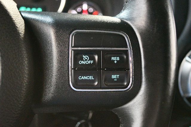 2015 Jeep Wrangler Unlimited 4WD 4dr Rubicon - 22918998 - 39