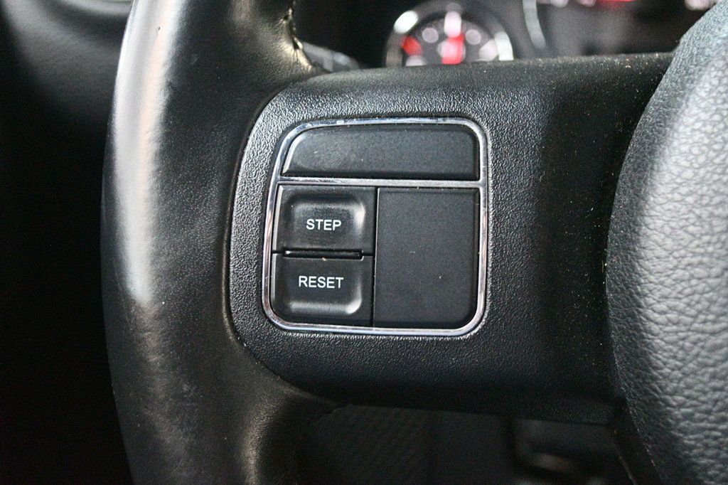 2015 Jeep Wrangler Unlimited Rubicon photo 36