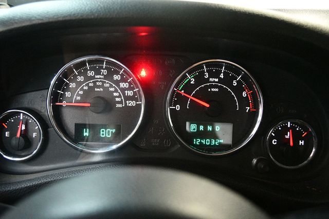 2015 Jeep Wrangler Unlimited 4WD 4dr Rubicon - 22918998 - 41