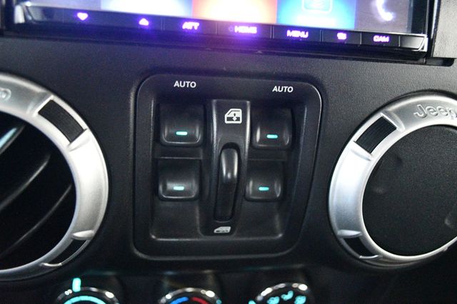 2015 Jeep Wrangler Unlimited 4WD 4dr Rubicon - 22918998 - 49