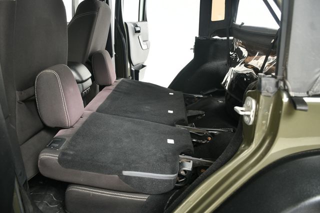 2015 Jeep Wrangler Unlimited 4WD 4dr Rubicon - 22918998 - 57