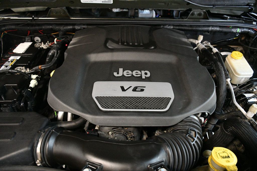 2015 Jeep Wrangler Unlimited 4WD 4dr Rubicon - 22918998 - 61