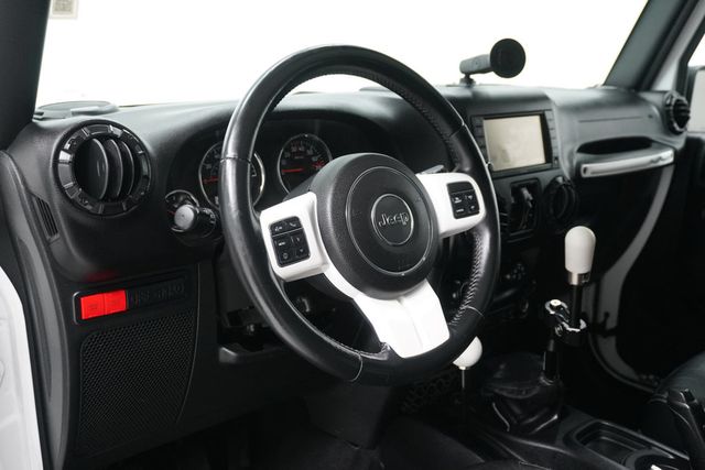 2015 Jeep Wrangler Unlimited 4WD 4dr Rubicon Hard Rock - 22939500 - 10