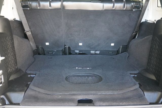 2015 Jeep Wrangler Unlimited 4WD 4dr Rubicon Hard Rock - 22939500 - 23