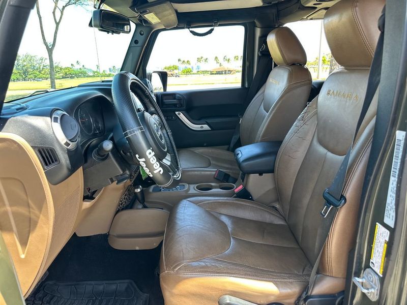 2015 Jeep Wrangler Unlimited 4WD 4dr Sahara - 23023356 - 12