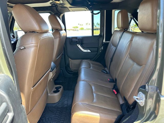 2015 Jeep Wrangler Unlimited 4WD 4dr Sahara - 23023356 - 18