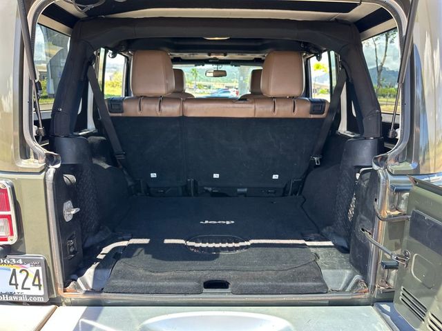 2015 Jeep Wrangler Unlimited 4WD 4dr Sahara - 23023356 - 19