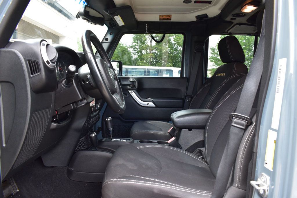 2015 Jeep Wrangler Unlimited 4WD 4dr Sahara - 23037905 - 11