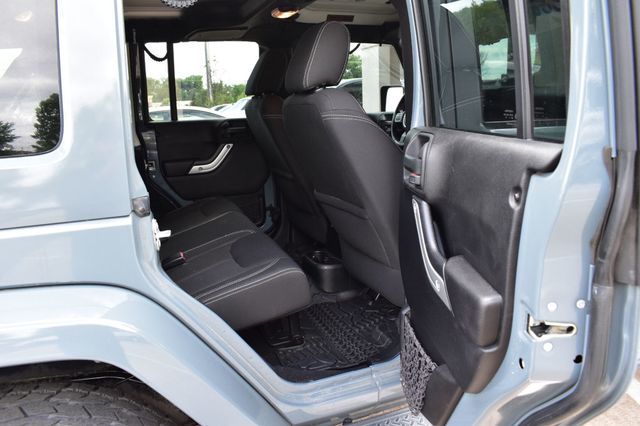 2015 Jeep Wrangler Unlimited 4WD 4dr Sahara - 23037905 - 19