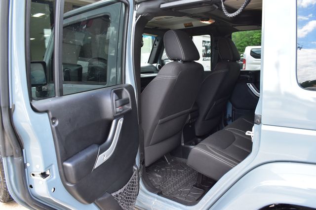 2015 Jeep Wrangler Unlimited 4WD 4dr Sahara - 23037905 - 22