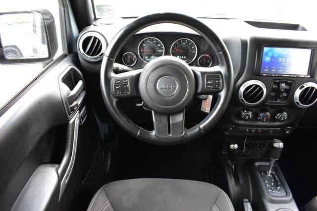 2015 Jeep Wrangler Unlimited 4WD 4dr Sahara - 23037905 - 23