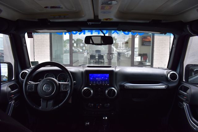 2015 Jeep Wrangler Unlimited 4WD 4dr Sahara - 23037905 - 31