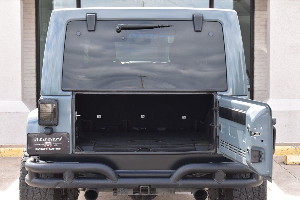 2015 Jeep Wrangler Unlimited 4WD 4dr Sahara - 23037905 - 32